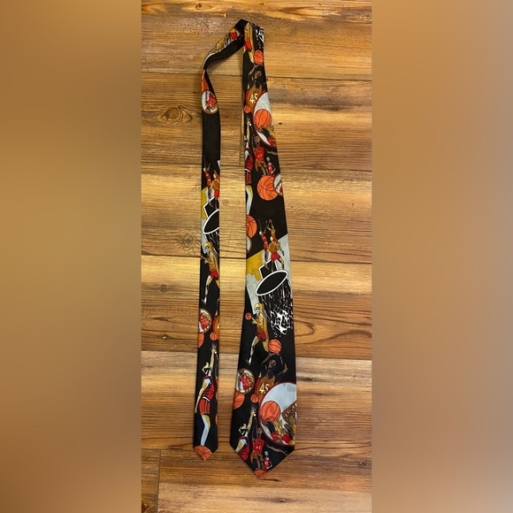 Renaissance Other - Vintage men’s necktie basketball